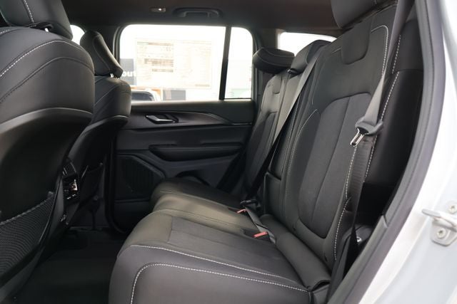 2026 Jeep Grand Cherokee Laredo X
