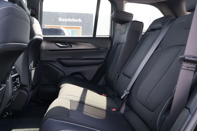 2026 Jeep Grand Cherokee Laredo X