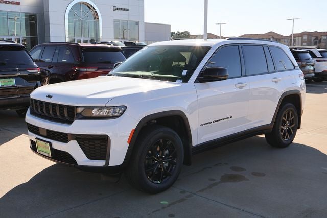 2026 Jeep Grand Cherokee Laredo