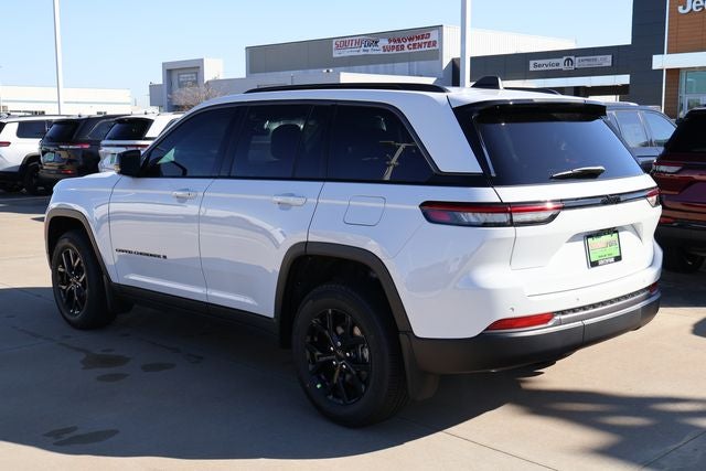 2026 Jeep Grand Cherokee Laredo
