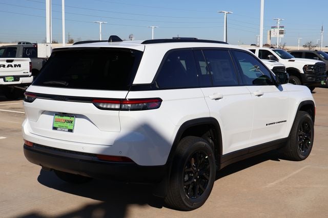 2026 Jeep Grand Cherokee Laredo