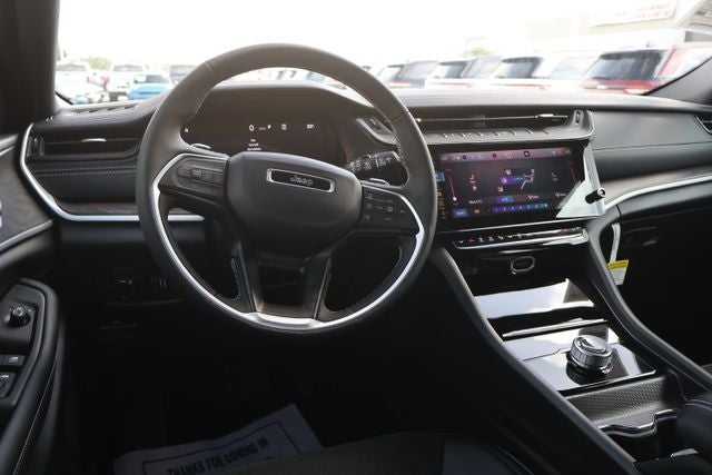 2026 Jeep Grand Cherokee Altitude