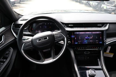 2026 Jeep Grand Cherokee Laredo