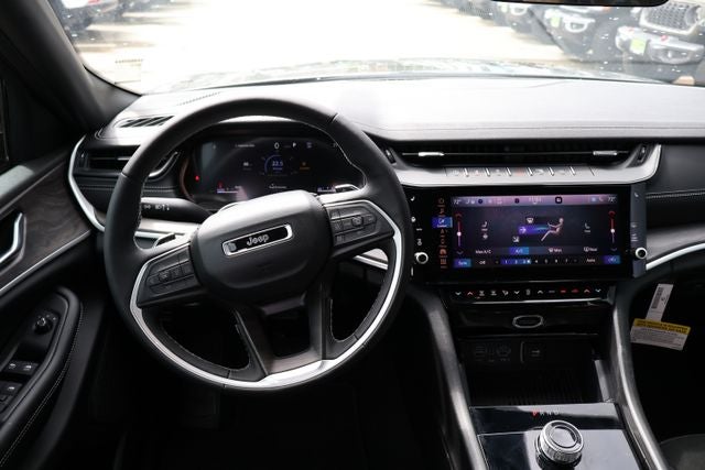 2026 Jeep Grand Cherokee Laredo