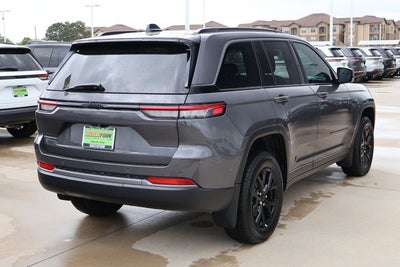 2026 Jeep Grand Cherokee Laredo