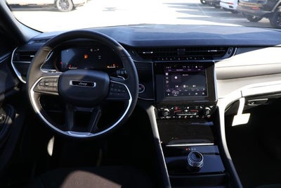 2026 Jeep Grand Cherokee Laredo