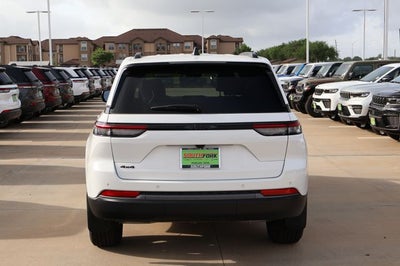 2026 Jeep Grand Cherokee Laredo