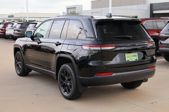 2026 Jeep Grand Cherokee Laredo