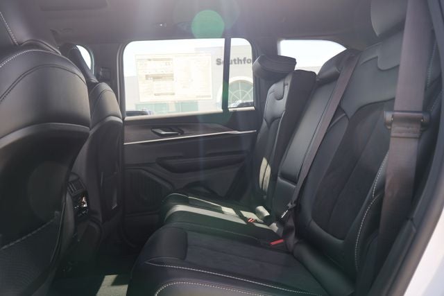 2026 Jeep Grand Cherokee Altitude
