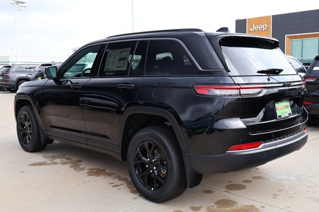2026 Jeep Grand Cherokee Laredo