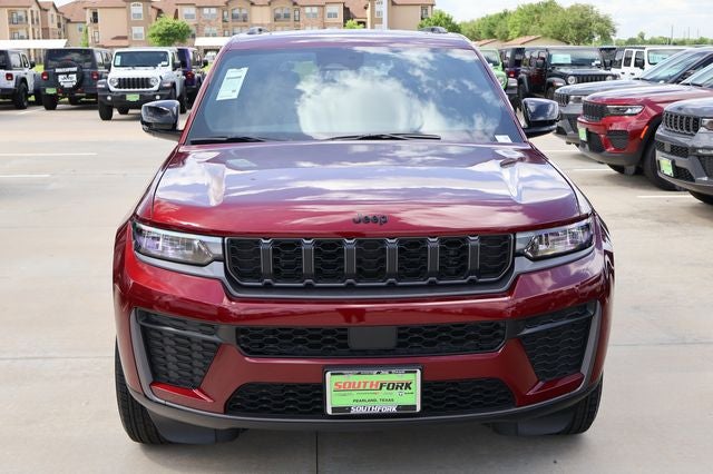 2026 Jeep Grand Cherokee Laredo
