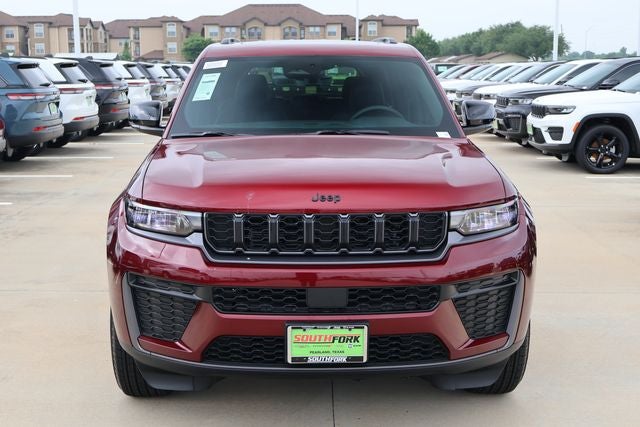 2026 Jeep Grand Cherokee Laredo