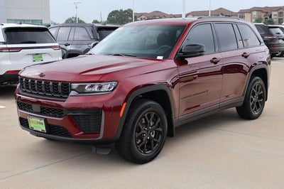 2026 Jeep Grand Cherokee Laredo