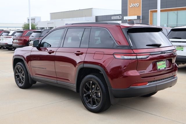2026 Jeep Grand Cherokee Laredo