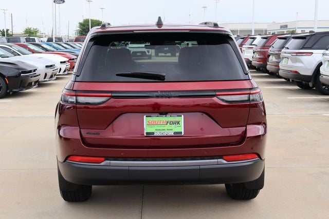 2026 Jeep Grand Cherokee Laredo