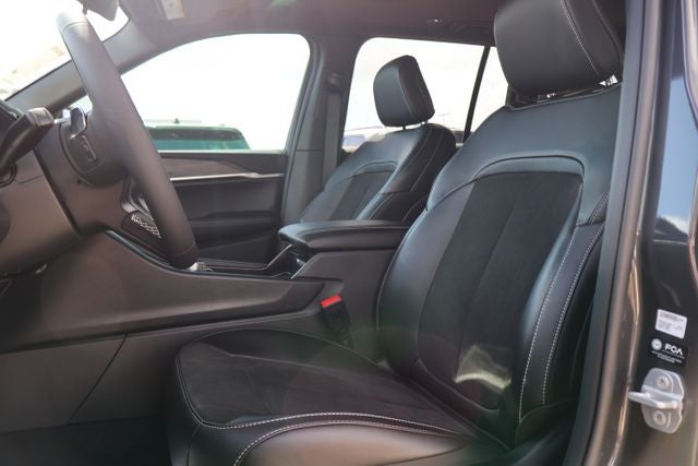 2026 Jeep Grand Cherokee Altitude