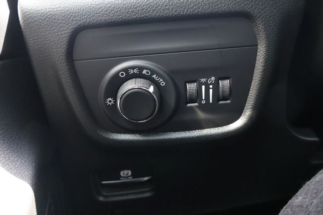 2026 Jeep Grand Cherokee Altitude