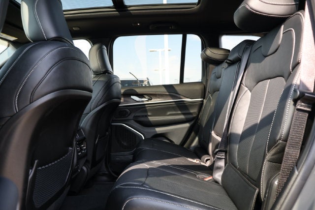 2027 Jeep Grand Cherokee Limited Reserve