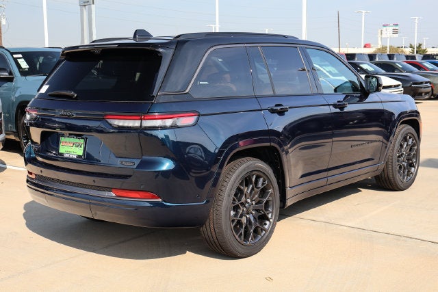 2027 Jeep Grand Cherokee Summit