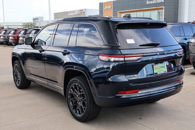 2027 Jeep Grand Cherokee Summit