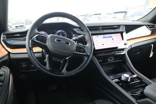 2026 Jeep Grand Cherokee Summit