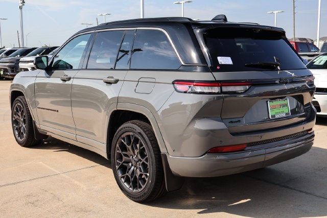 2027 Jeep Grand Cherokee Summit