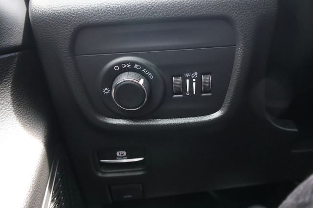 2026 Jeep Grand Cherokee Altitude