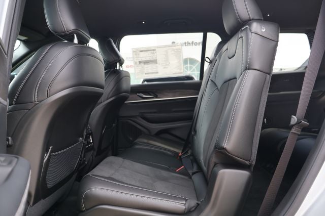 2026 Jeep Grand Cherokee Altitude