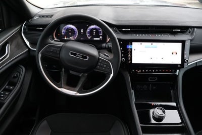 2026 Jeep Grand Cherokee Laredo