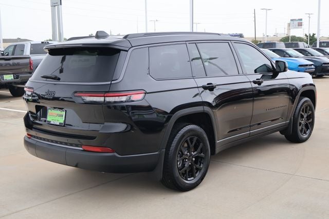 2026 Jeep Grand Cherokee Laredo