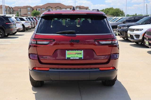2026 Jeep Grand Cherokee Laredo