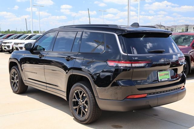 2026 Jeep Grand Cherokee Laredo