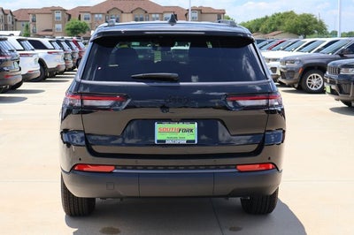 2026 Jeep Grand Cherokee Laredo