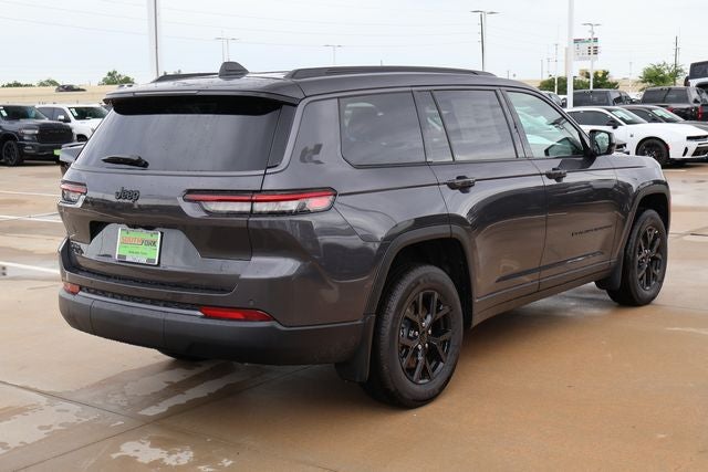2026 Jeep Grand Cherokee Laredo