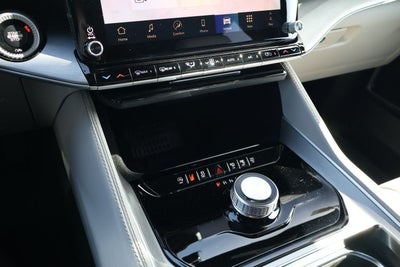 2026 Jeep Grand Wagoneer 4x2