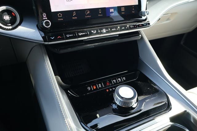 2026 Jeep Grand Wagoneer 4x2