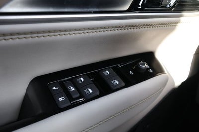 2026 Jeep Grand Wagoneer 4x2