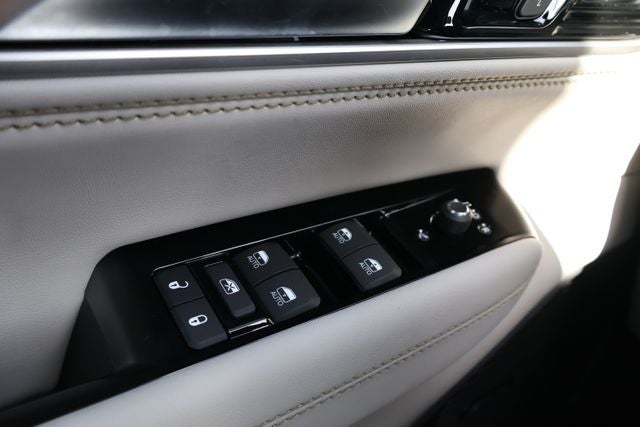 2026 Jeep Grand Wagoneer 4x2