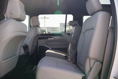 2026 Jeep Grand Wagoneer 4x2