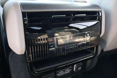 2026 Jeep Grand Wagoneer 4x2