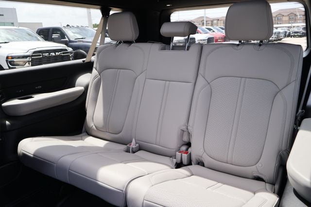 2026 Jeep Grand Wagoneer 4x2