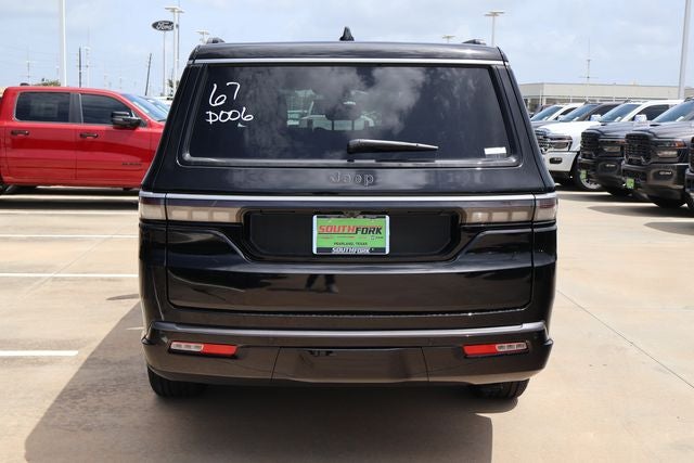 2026 Jeep Grand Wagoneer 4x2