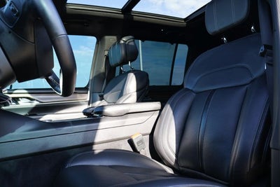 2023 Jeep Grand Wagoneer Base