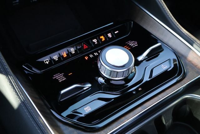 2023 Jeep Grand Wagoneer Base