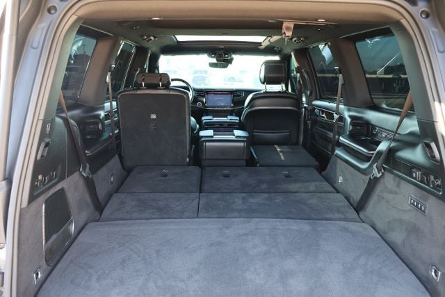 2023 Jeep Grand Wagoneer Base