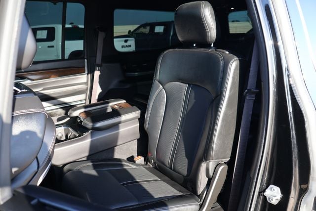 2023 Jeep Grand Wagoneer Base