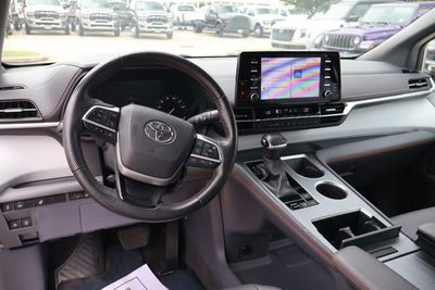 2024 Toyota Sienna XSE 8 Passenger