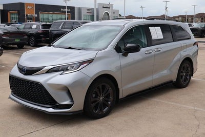 2024 Toyota Sienna XSE 8 Passenger