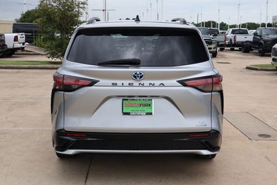 2024 Toyota Sienna XSE 8 Passenger