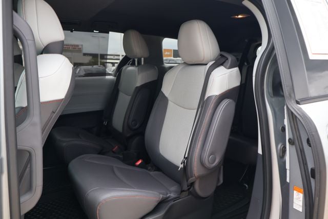 2024 Toyota Sienna XSE 8 Passenger